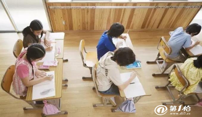 课桌椅关乎孩子健康 这些事家长需要知道