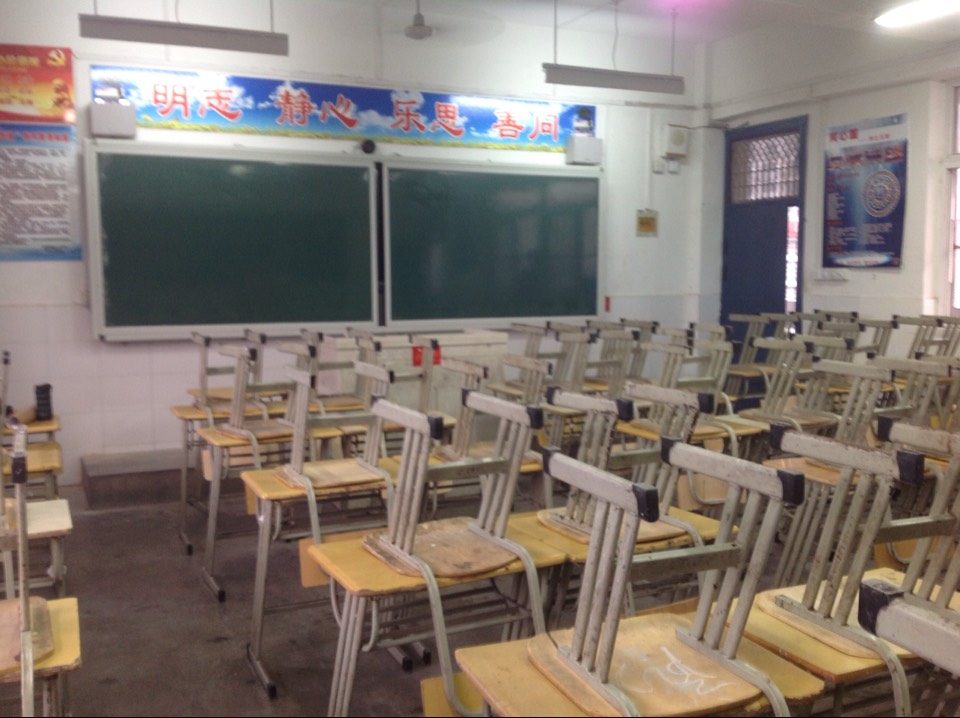 教室桌椅布置要求