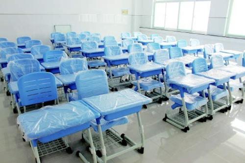 学校课桌椅的分类