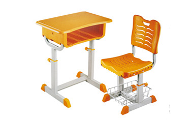课桌椅也能跟着学生一块“长个”